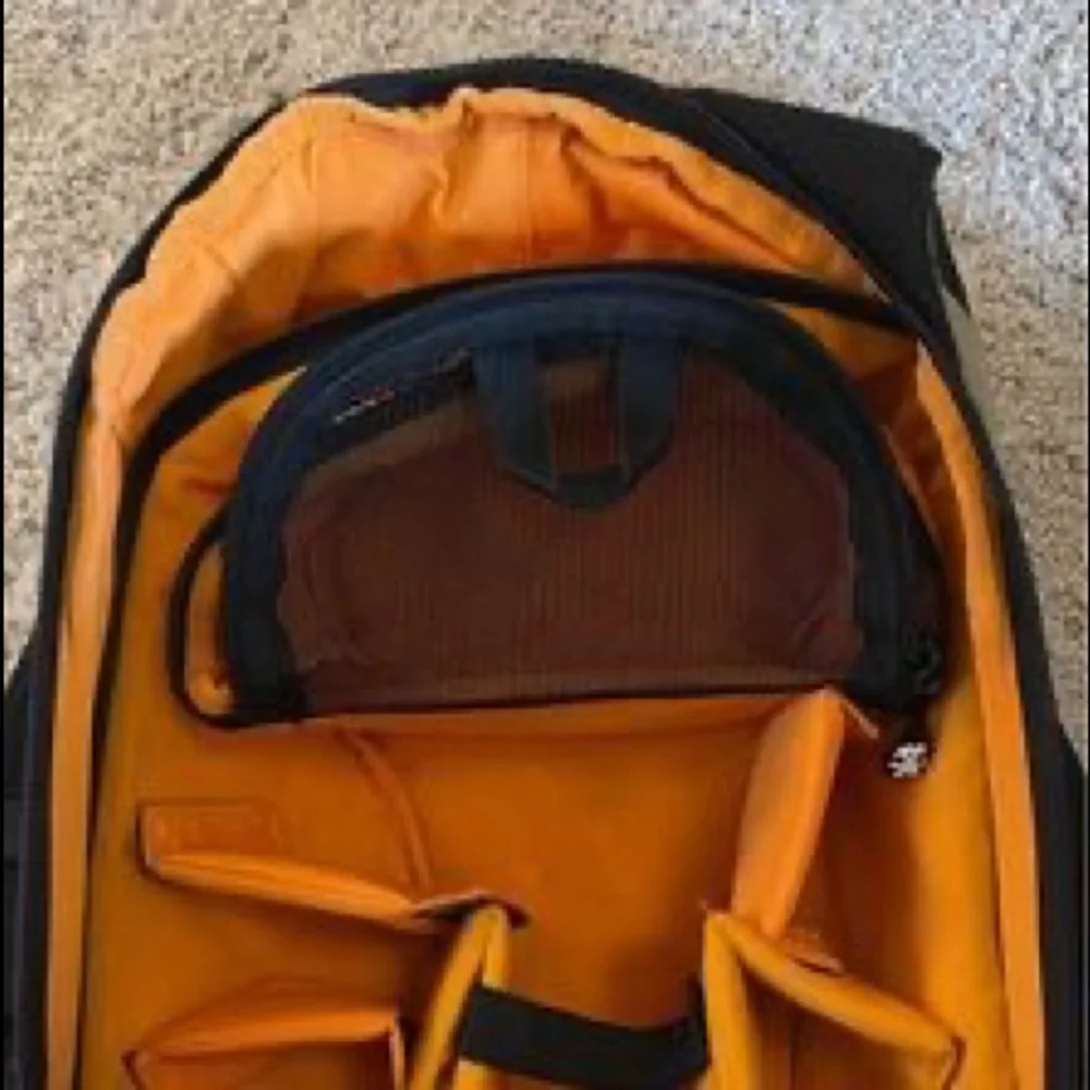 Crumpler Keystone Camera/Laptop Backpack - Picture 9 of 10